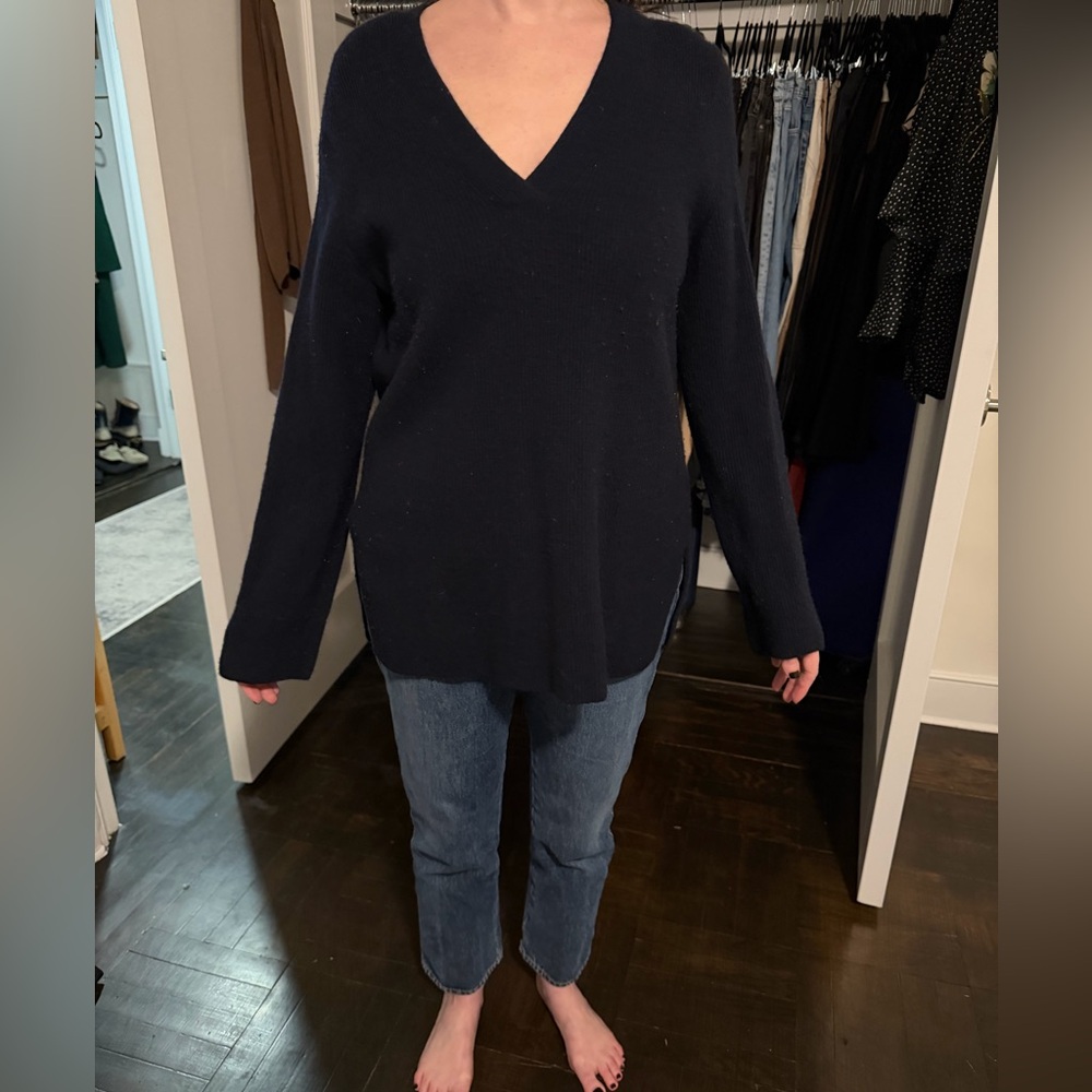 Vince black cashmere v-neck sweater L